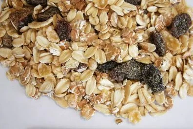 Mixed cereal flakes used as a sample for particle-size separation
