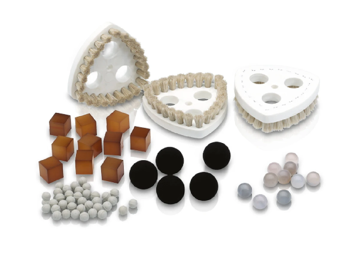 RETSCH sieving aids for dispersing samples during particle-size separation