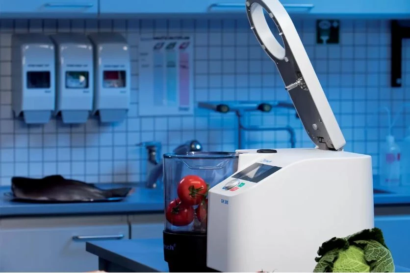 RETSCH GM 300 Knife Mill for homogenizing soft and food samples; in a laboratory
