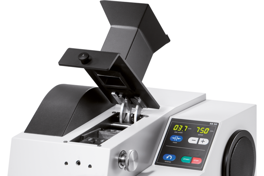 RETSCH BB 50 Jaw Crusher for crushing hard, brittle samples, with the feed hopper open