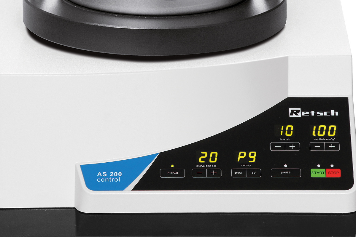 1800x1200px-display Close-up of the Retsch AS 200 Control sieve shaker display