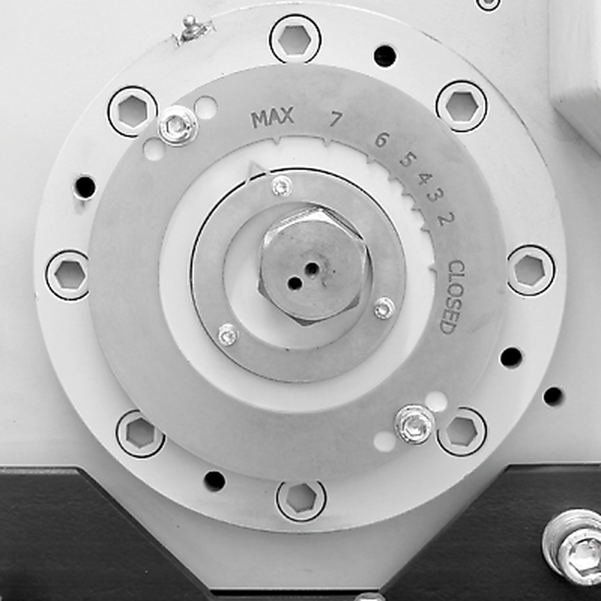 Gap width scale on the Retsch BB 500 jaw crusher